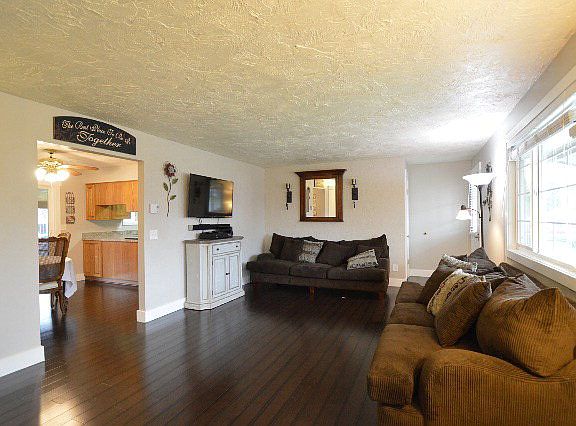 2nd image of 605 N Lyn Ave