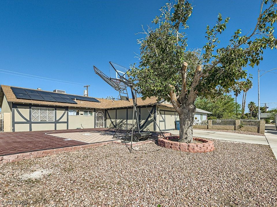 1st image of 3712 El Jardin Ave