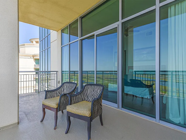 801 E Beach Dr #TW2704 — Photo 43