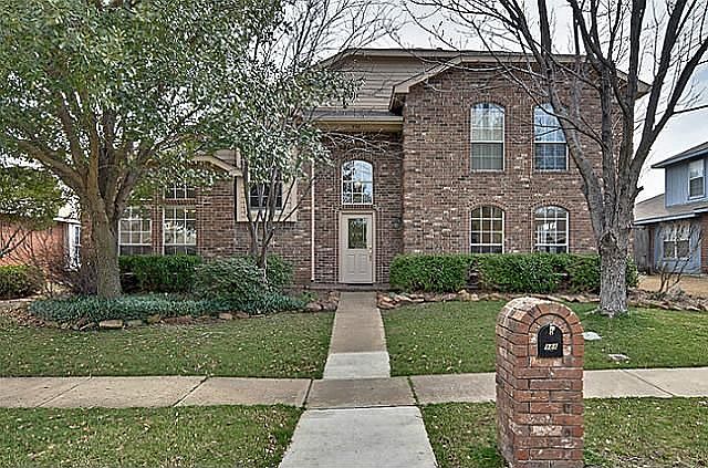 1st image of 988 Little Den Dr