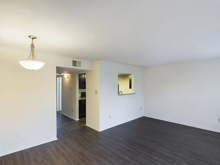 Stoney Brooke Apartments — Photo 35