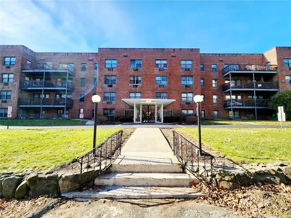 5 Oakdale Manor #A6D, Suffern, NY 10901