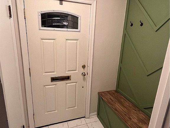 4th image of 2811 Oakwood St