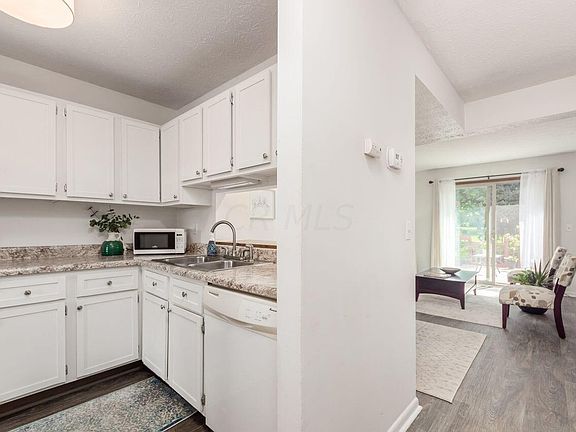 5th image of 508 Foxtrail Cir W #28