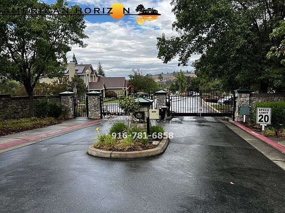 3rd image of 4322 Live Oak Ln