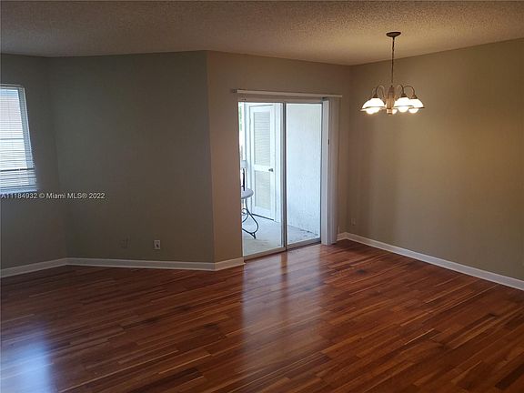 5th image of 9877 Westview Dr APT 624