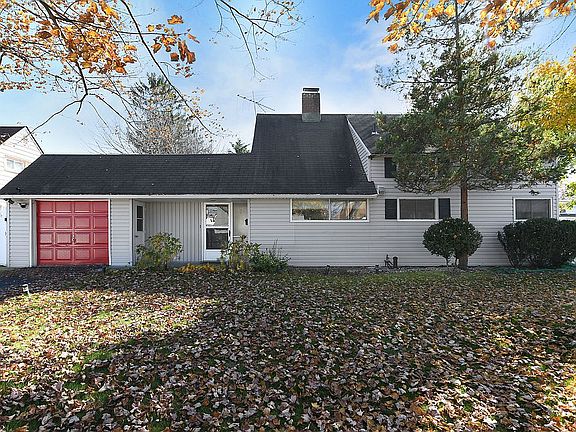 3rd image of 39 Pilgrim Ln