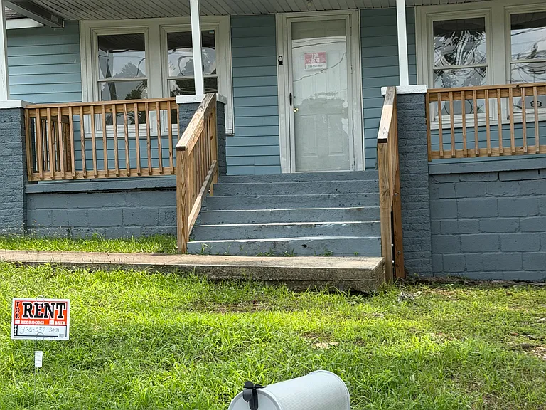 636 Lee St — Photo 4
