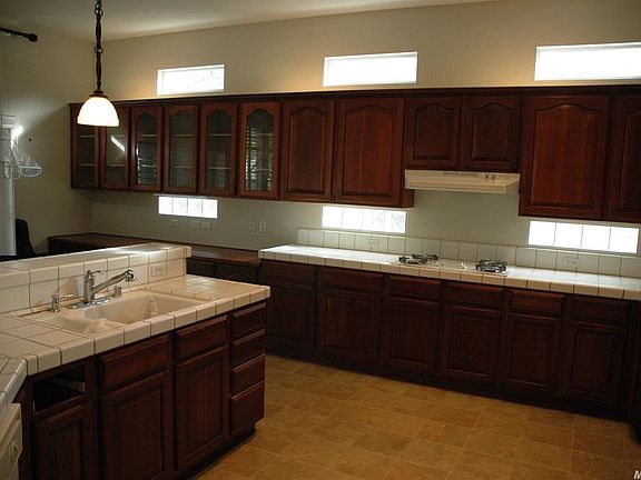 5th image of 409 Barusch Ct