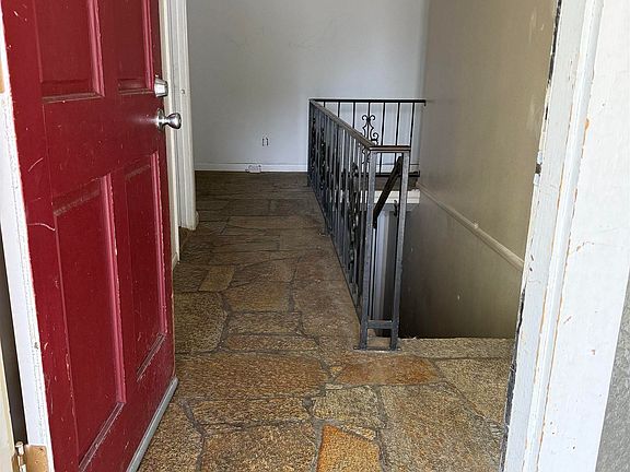 3rd image of 1904 NW 8th St