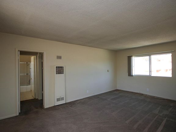 5th image of 110 S Michigan Ave APT 17