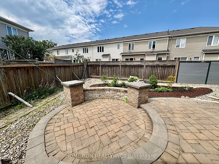 52 Collington St — Photo 43