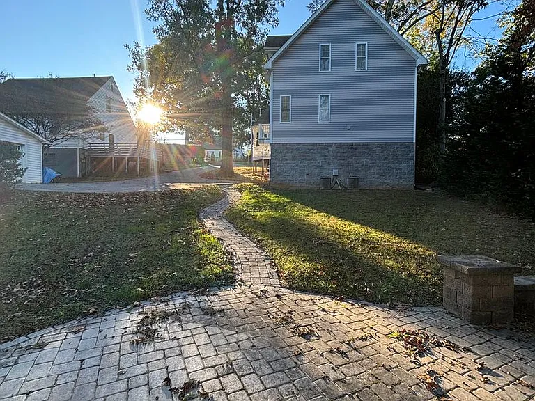 1305 Forest Ave — Photo 33