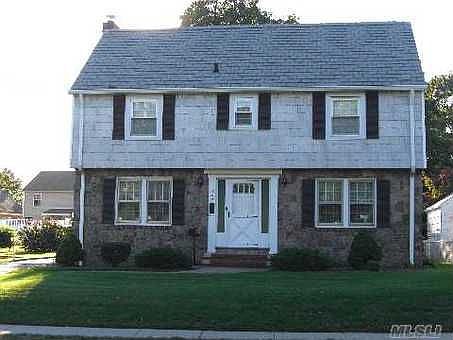 1st image of 182 Uniondale Ave