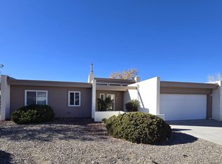7405 Frieda St NE, Albuquerque, NM 87109