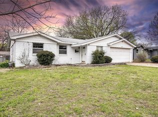 217 NW Jayellen Ave, Burleson, TX 76028