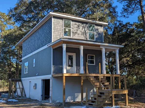 967 E 1st St, Midway, GA 31320