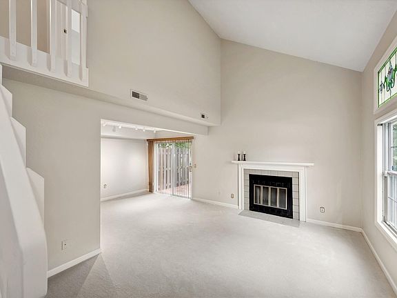 2nd image of 3609 N Lakeside Dr