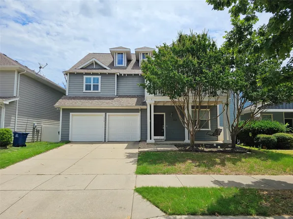 820 Vernon Dr, Aubrey, TX 76227