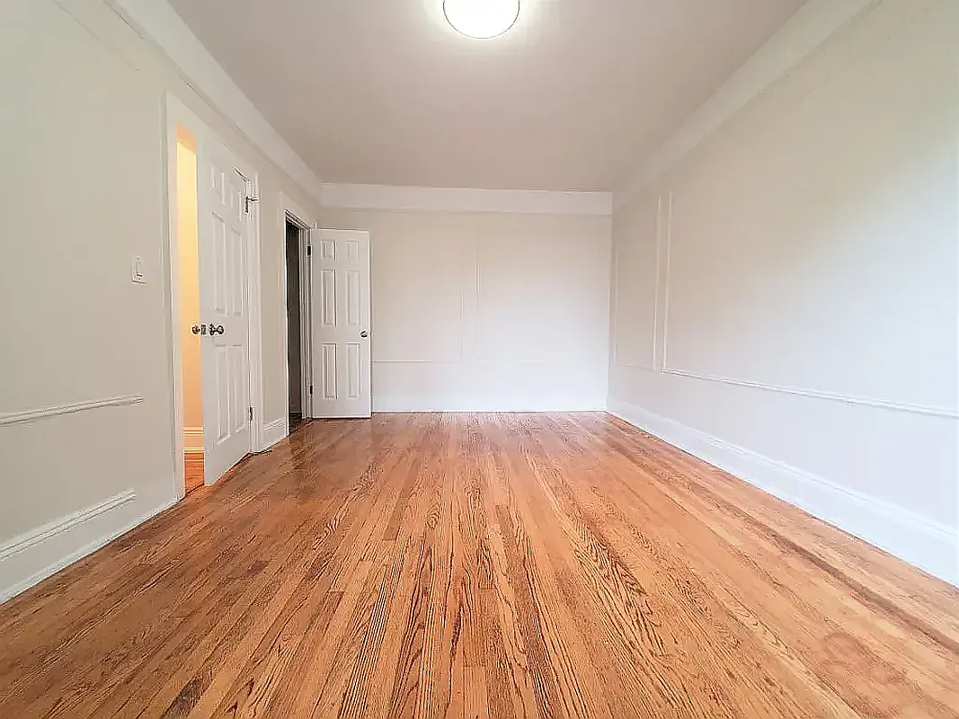 86-02 Forest Parkway — Photo 3