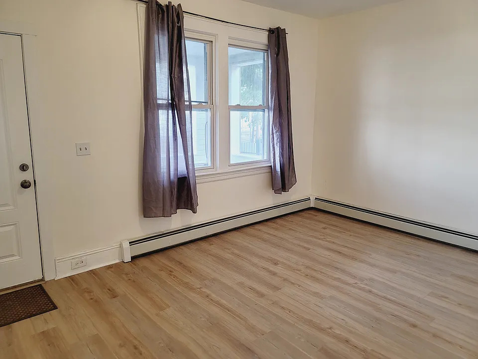 153 Isabella Ave #2