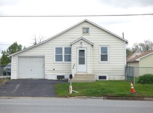 8547 S Roberts Rd, Justice, IL 60458