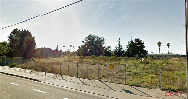 2nd image of 2655 Shell Beach Rd