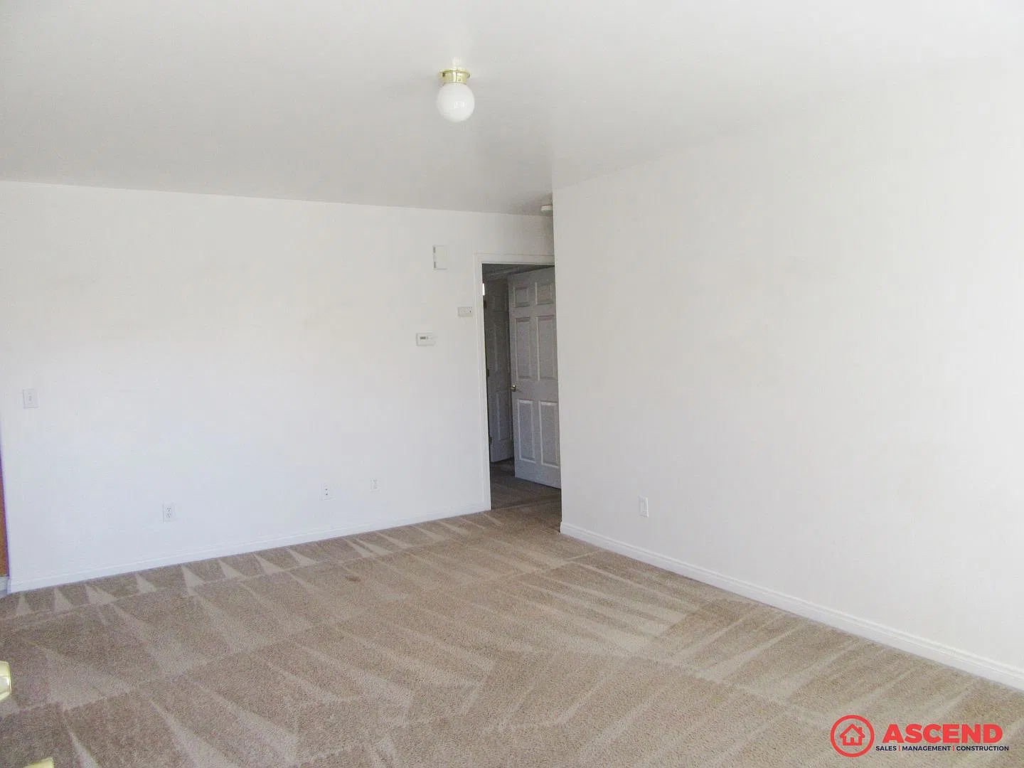 701 Spring Meadow Ct — Photo 3