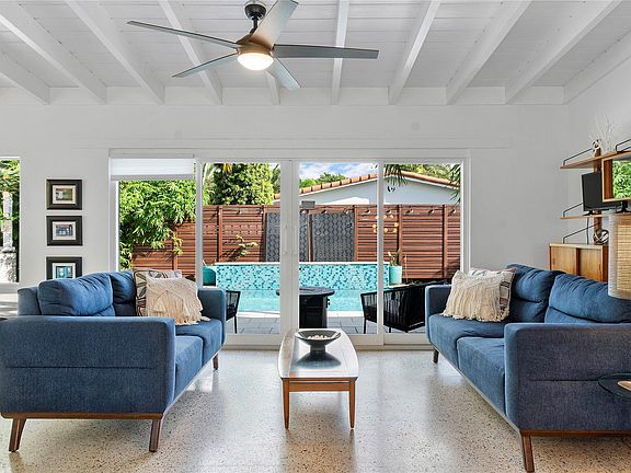 5th image of 2617 NE 10th Terrace