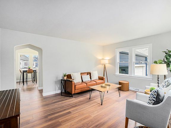 3rd image of 18434 Wentworth Ave