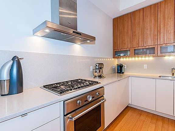 4th image of 1180-1200 Washington St #415