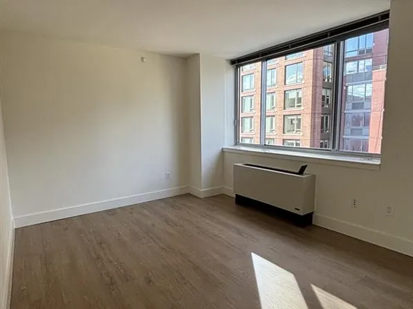 510 West 52nd Street image 4 of 6