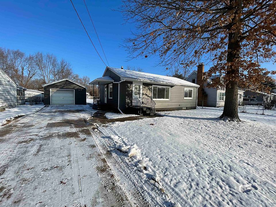1st image of 704 Sycamore Ln