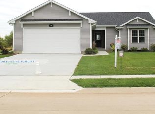 105 Fence Line Dr, Blue Grass, IA