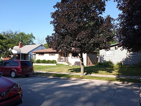 2nd image of 7144 Belmont Ave