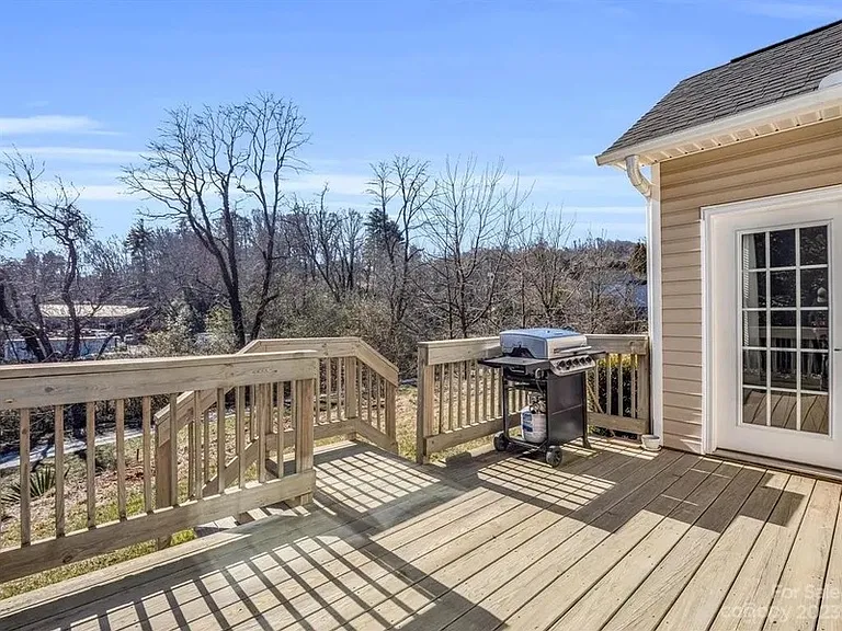 5 Maxim Ct — Photo 28
