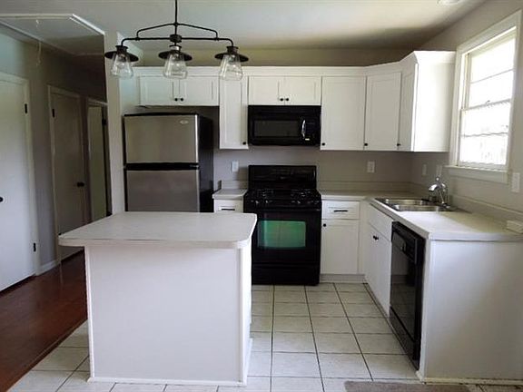 2nd image of 1583 Maura Pl