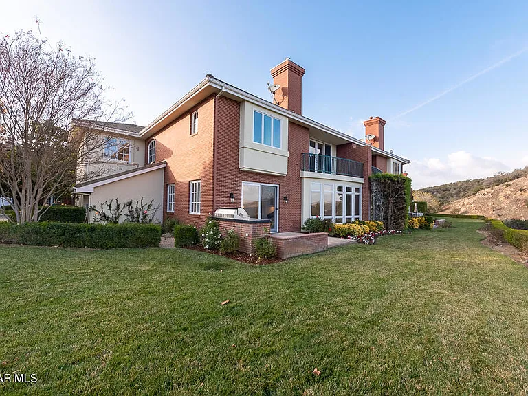 2390 Crombie Ct — Photo 44