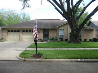 13622 Fernhill Dr, Sugar Land, TX 77498