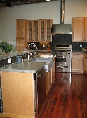 5th image of 212 S Washington Sq #6