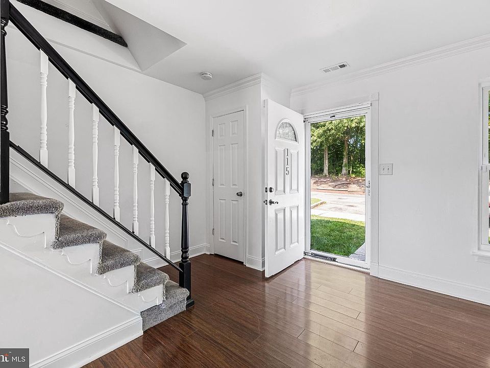 1st image of 115 Marine Oaks Dr