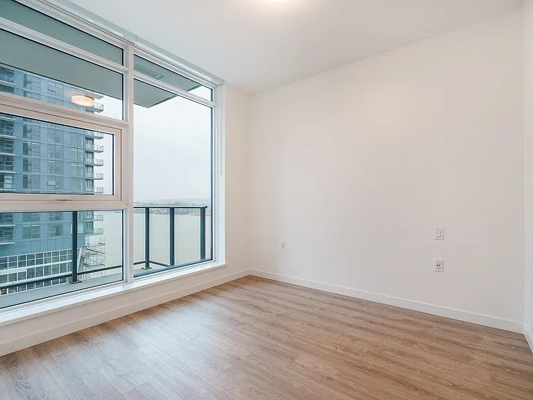 680 Quayside Dr #605 — Photo 17