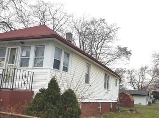 718 E 152nd St, Phoenix, IL 60426