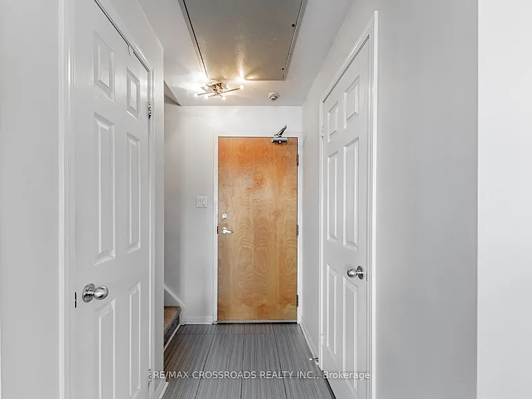 550 Front St W #614 — Photo 3