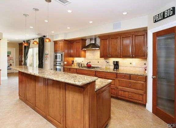 5th image of 718 Larkspur Ave
