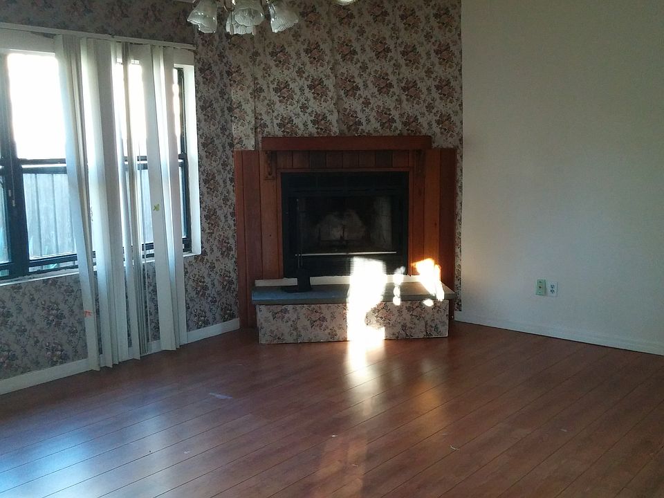 2nd image of 2511 Laurel Ave
