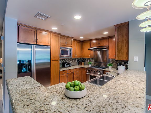3rd image of 2240 S Beverly Glen Blvd Unit 104