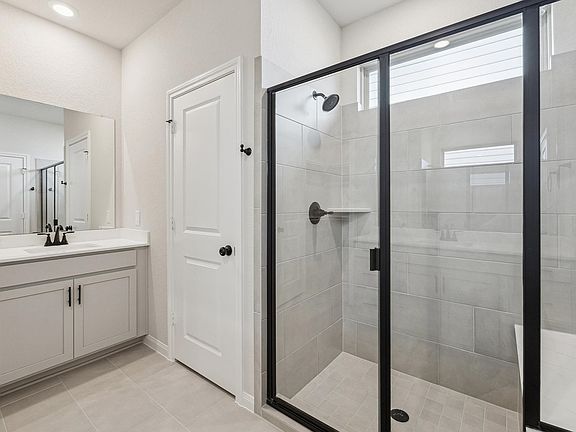 6407 Prospect Oaks Bathroom