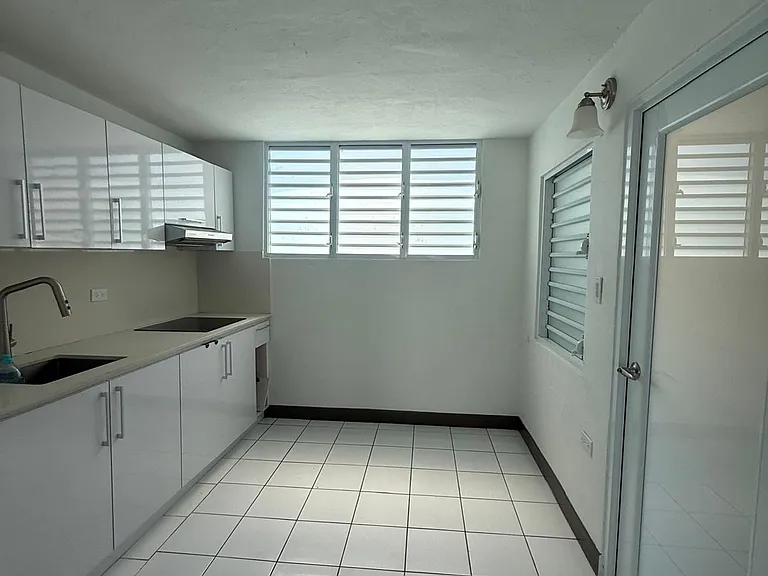 623 Baleare Urb Puerto Nuevo — Photo 5