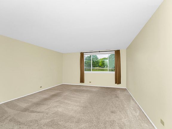 5th image of 2650 Brookwood Way Dr APT 212B